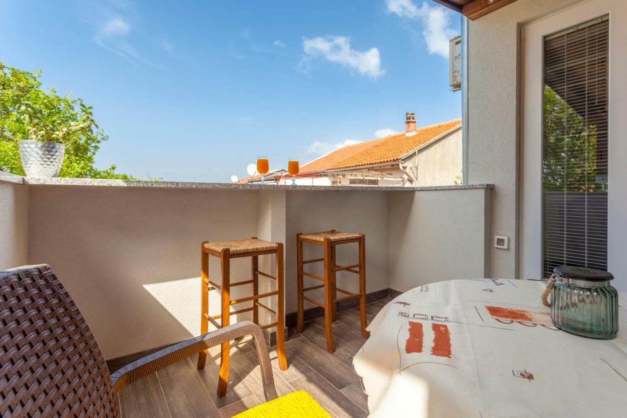 Apartment Hasanec Njivice Bagian luar foto
