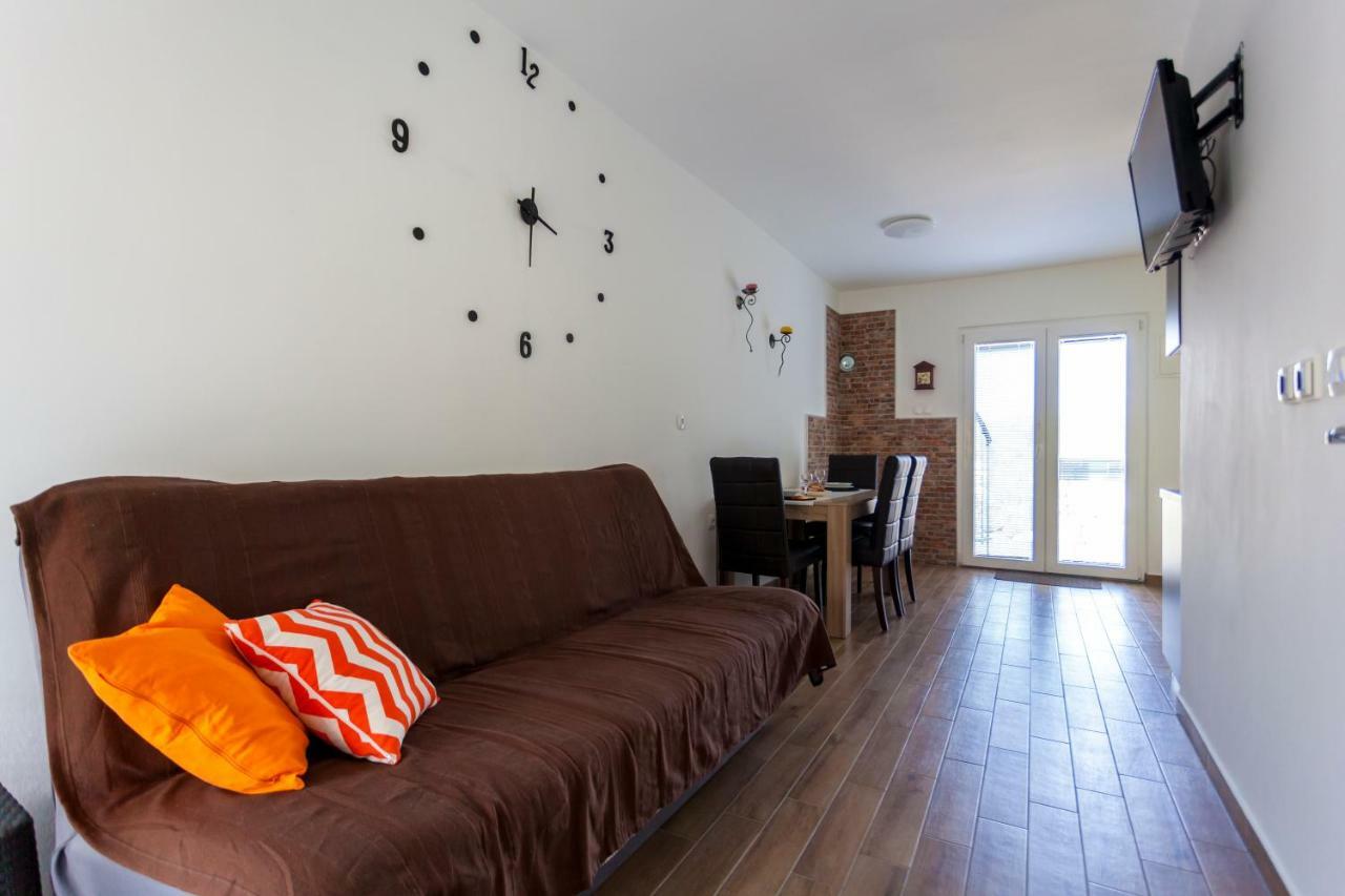 Apartment Hasanec Njivice Bagian luar foto