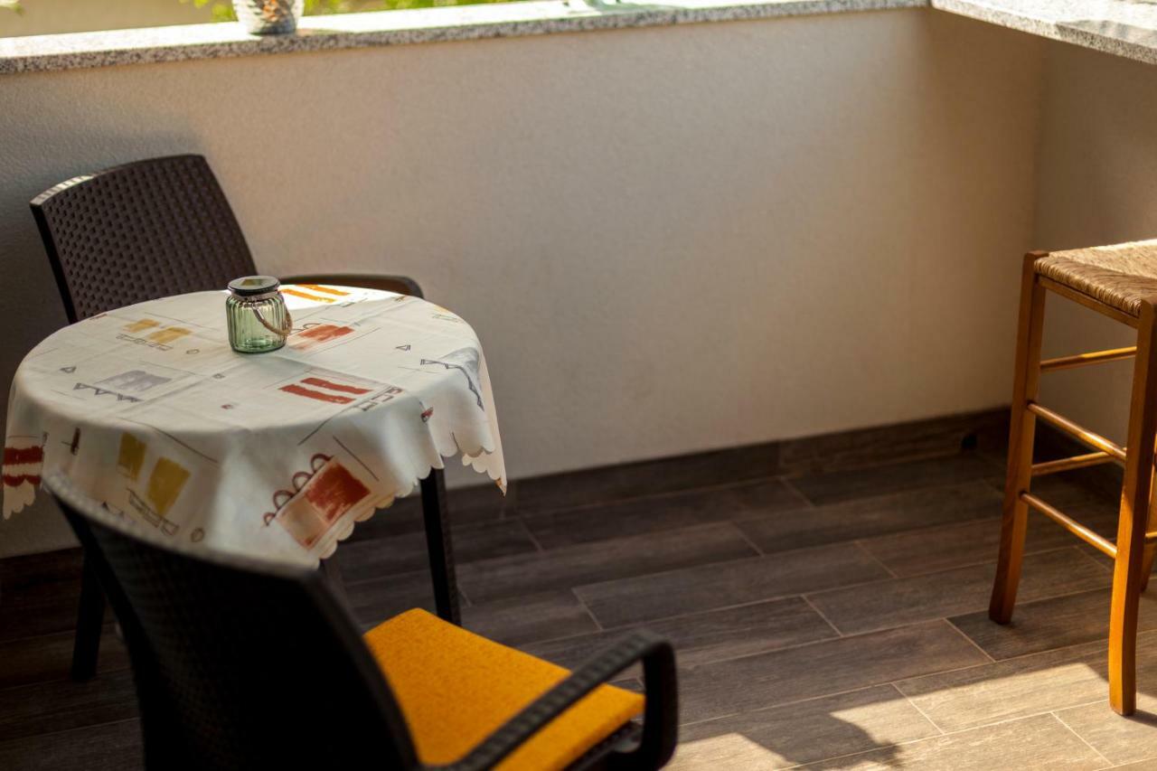 Apartment Hasanec Njivice Bagian luar foto