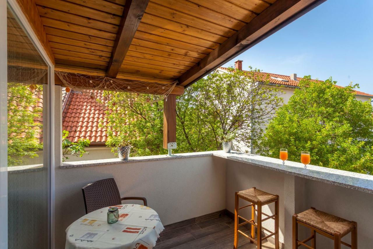 Apartment Hasanec Njivice Bagian luar foto