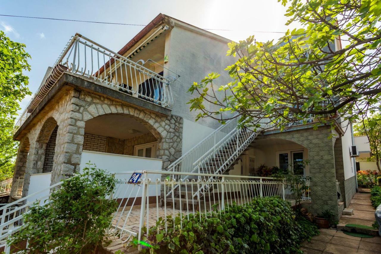Apartment Hasanec Njivice Bagian luar foto