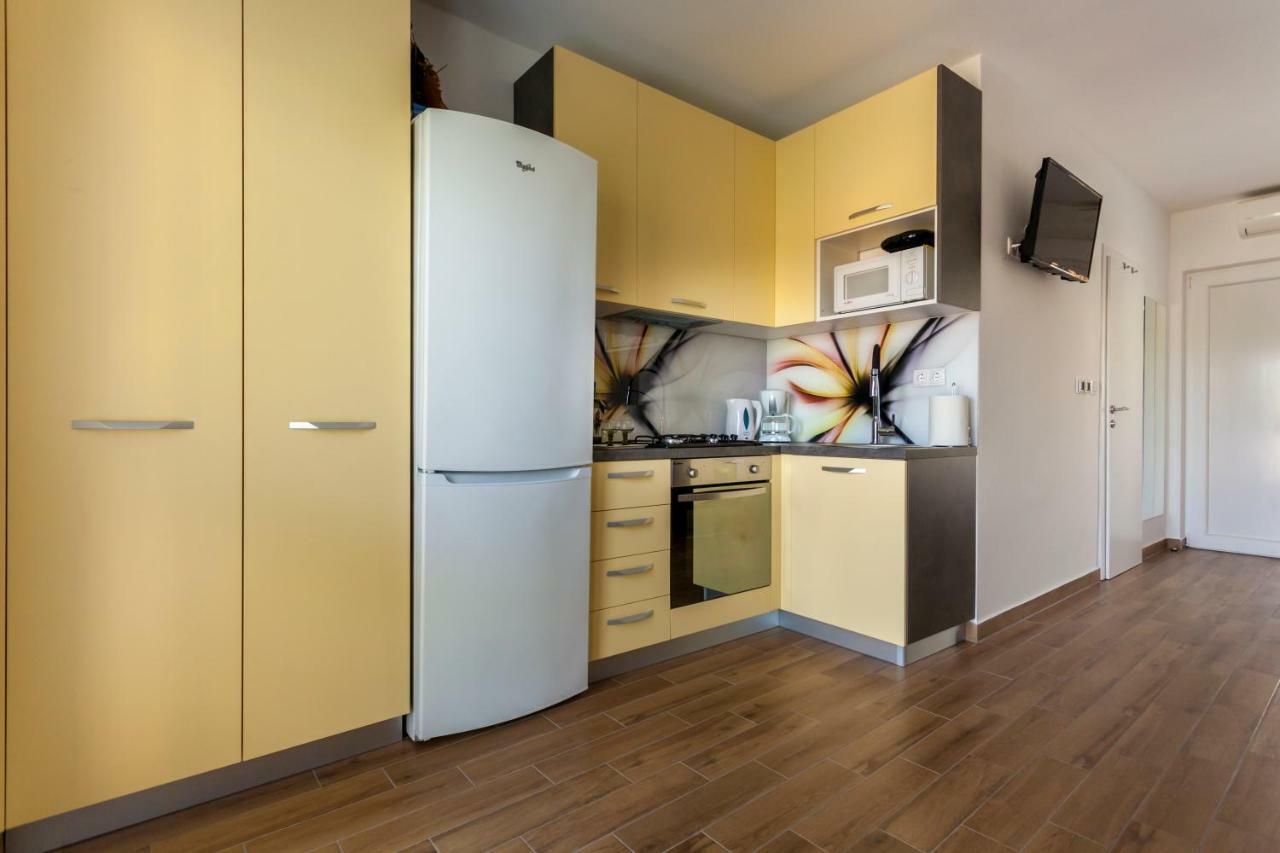 Apartment Hasanec Njivice Bagian luar foto